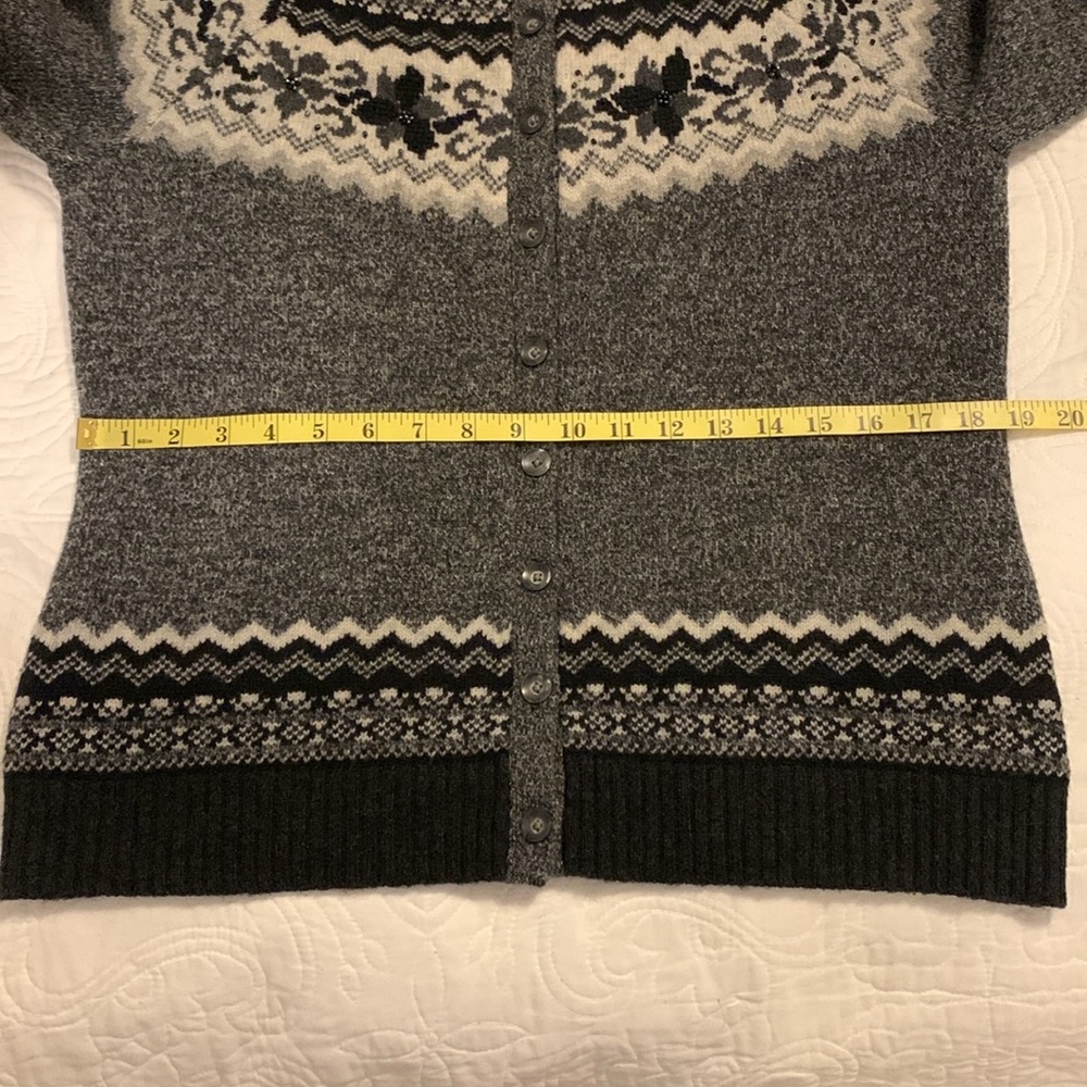 Eddie Bauers Women’s Crew-Neck Lambswool Long Sleeve Cardigan Cottage Core SZ L - Picture 12 of 12